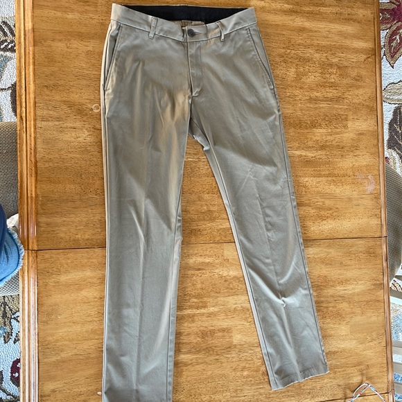 Travel Tech Slim Fit Flat Front Casual Pants 32 x 32 - Picture 2 of 5